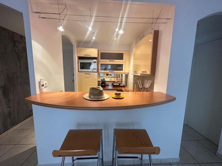 Moderne 2pieces Proche Martinez Appartement *